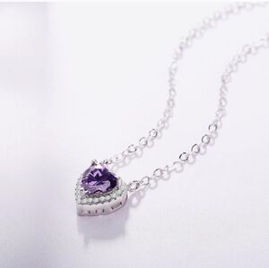 NWOT Heart Pendant Necklace